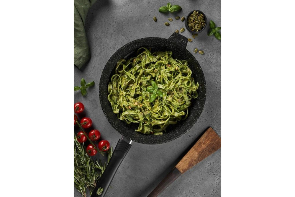 Сковорода Home One с пластиковой ручкой, 240*55 мм, литой алюминий