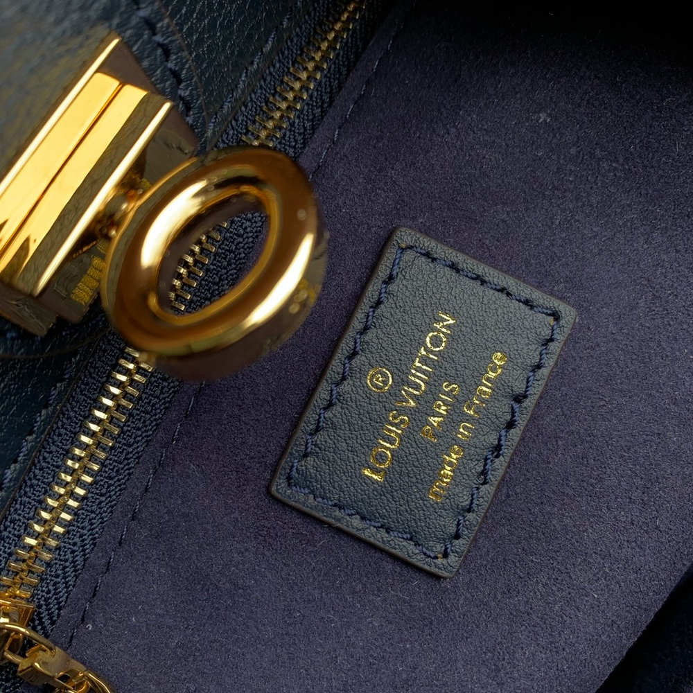 Louis Vuitton On My Side MM