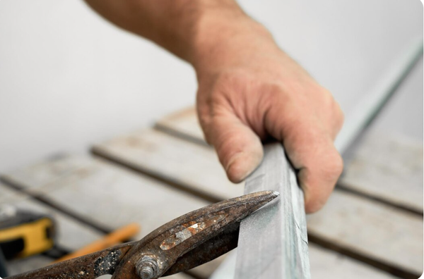 Замена поврежденных элементов плитки: весенний ремонт своими руками Замена поврежденных элементов плитки: весенний ремонт своими руками