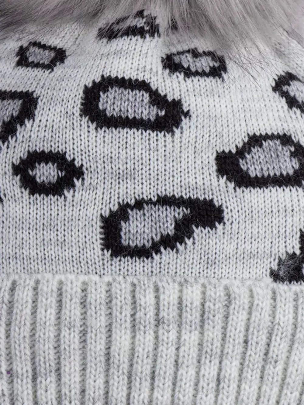 Шапка зимняя для девочки со снудом, леопардовая