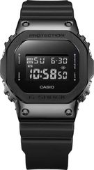 Наручные часы Casio GM-5600UB-1D