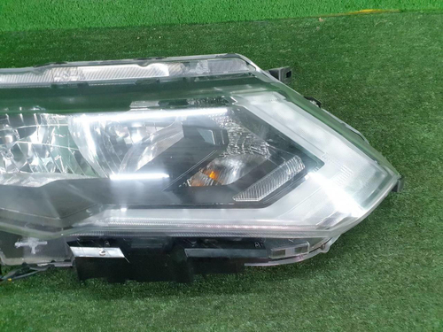 Фара правая Nissan X-Trail T32 (2017-2022) галоген