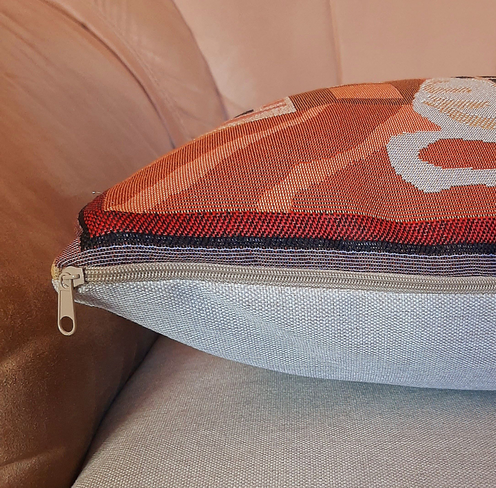 Наволочка гобеленовая декоративная для интерьерной подушки Кошачья жизнь - Весна 45х45