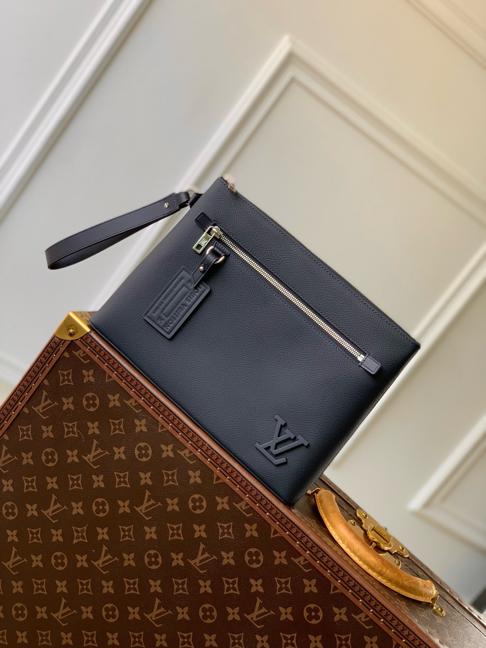 Louis Vuitton Takeoff Pouch