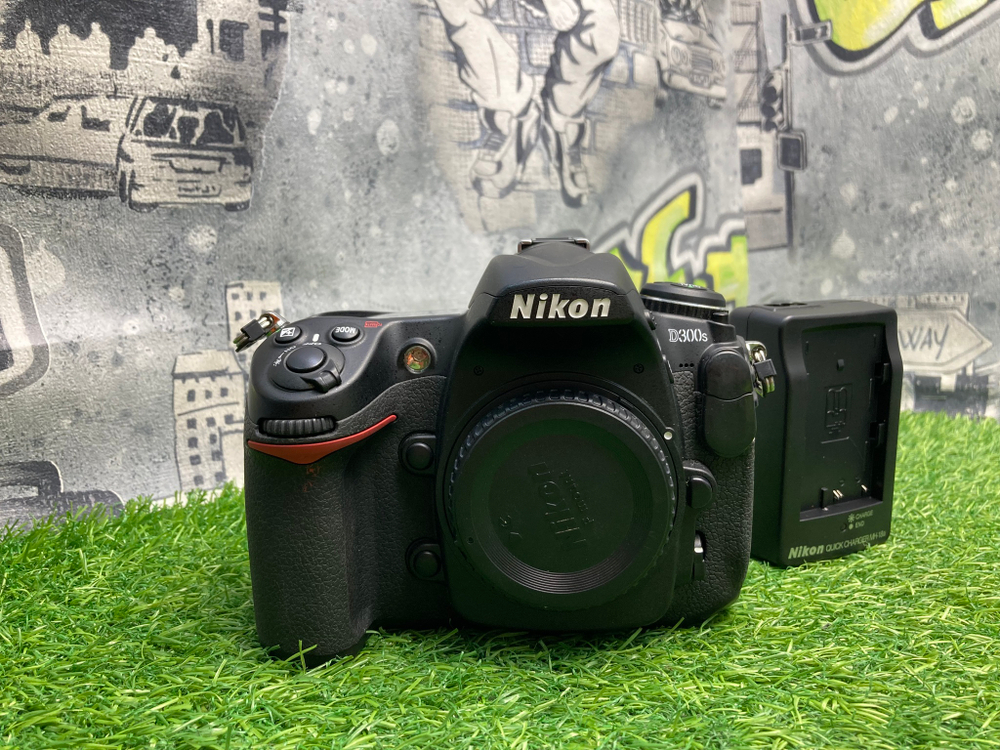 Nikon D300S 1.100 кадров