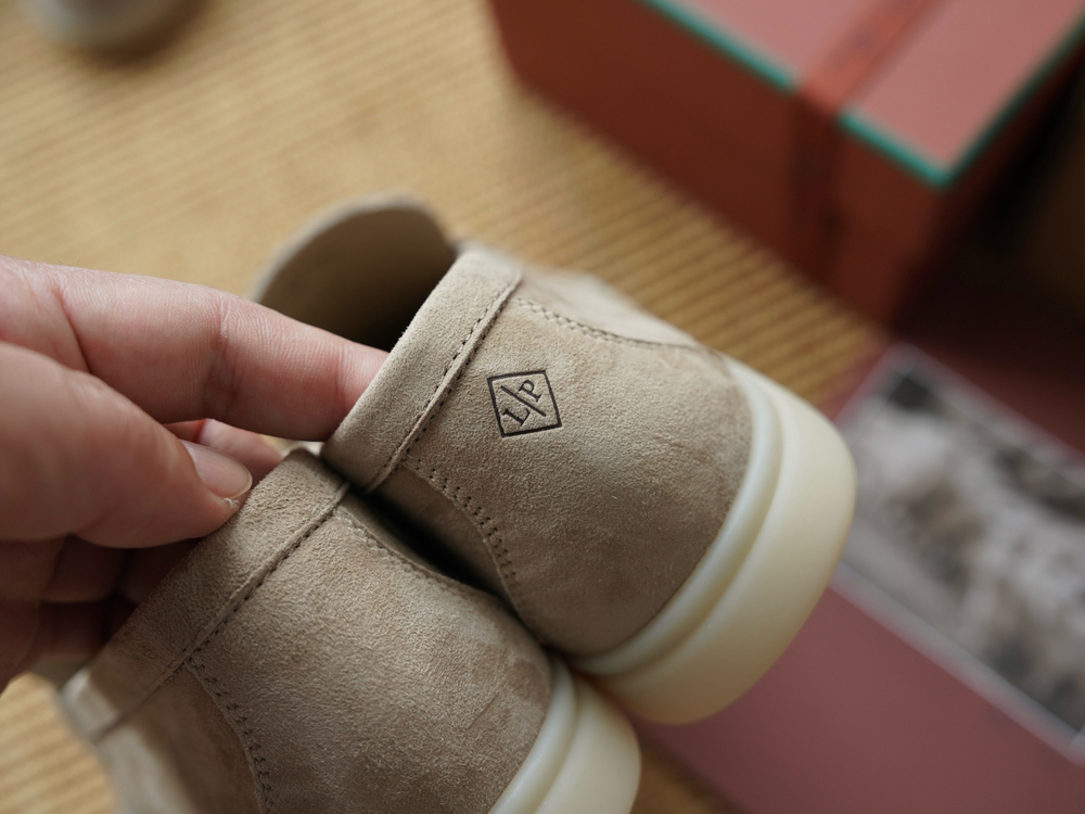 Лоферы из натуральной замши