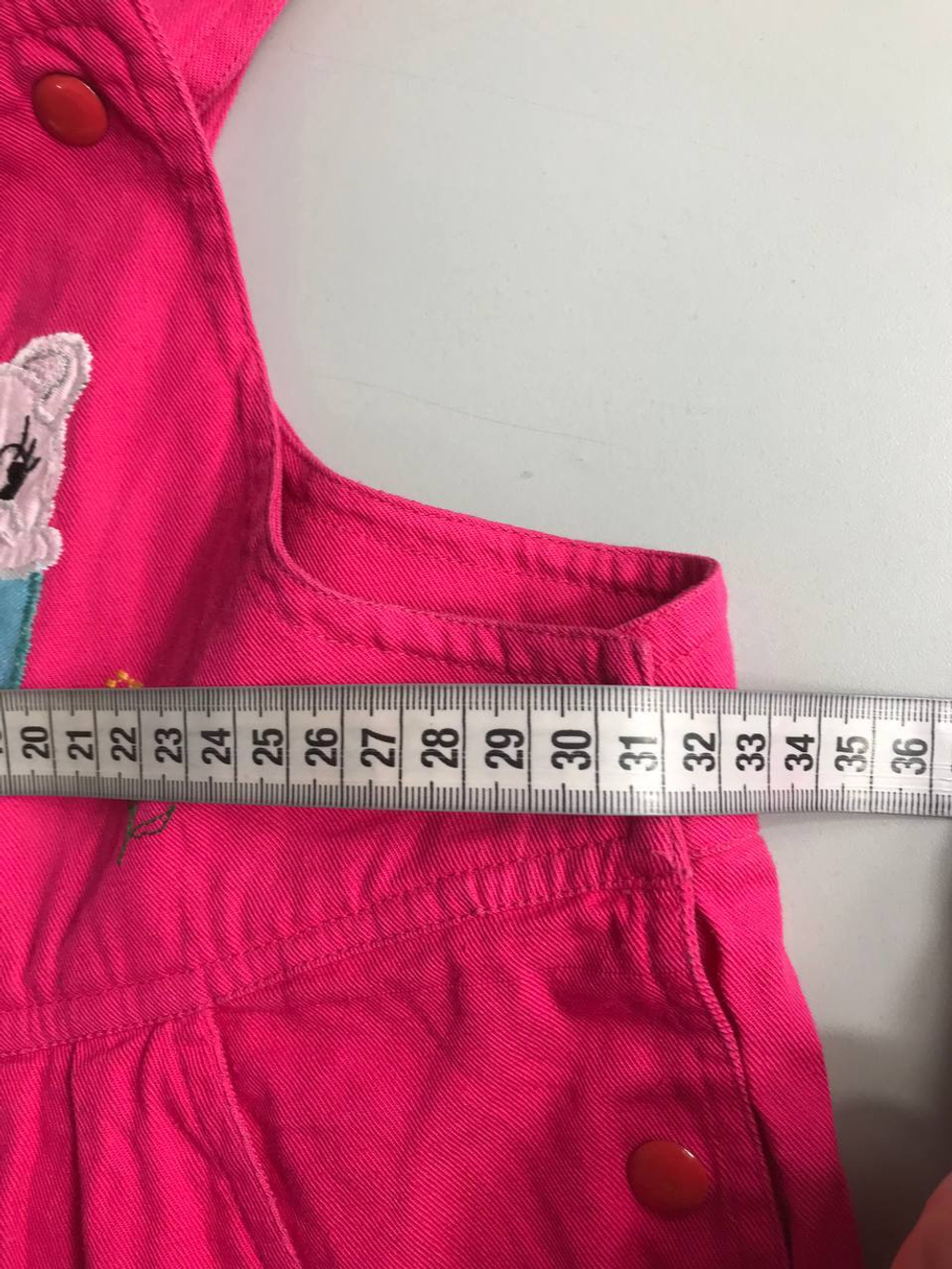 Комбинезон джинсовый яркий и практичный, на 7/8 лет