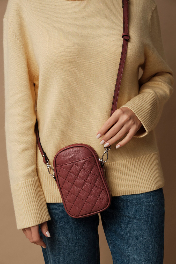 Сумка кожаная на плечо кросс-боди светло-бордовая