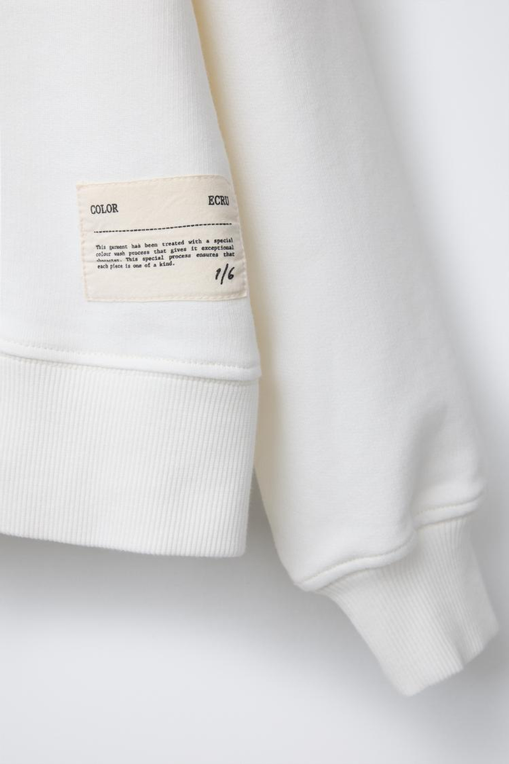 ZARA ТОЛСТОВКА С НАШИВКОЙ, ЭКРЮ