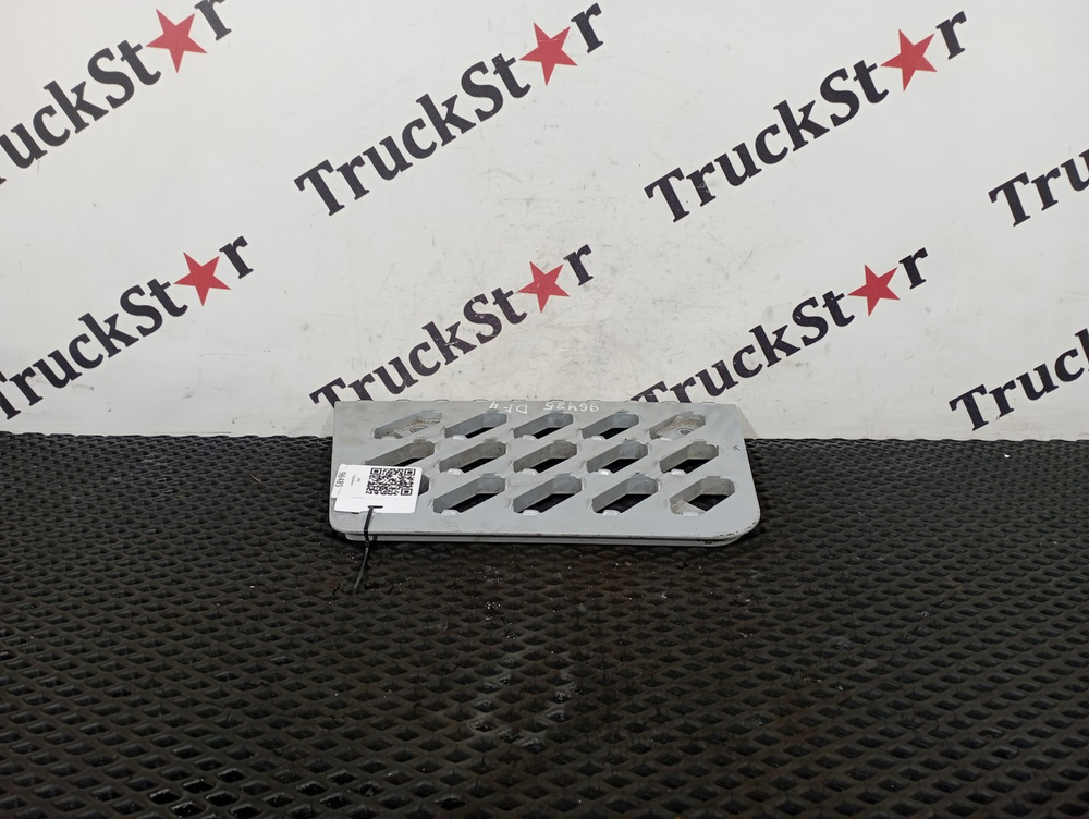 Площадка подножки левая 2023г.