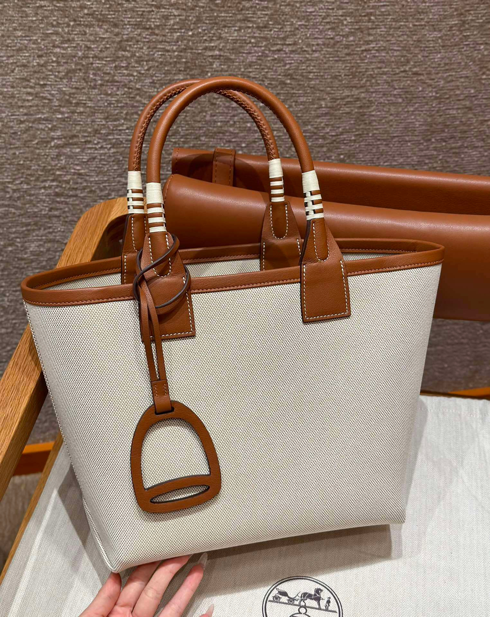 Hermes Steeple 28 cm