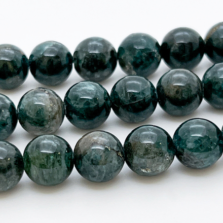 Апатит зеленый бусины, диаметр 9,9-10,1 мм, цена за 9 шт (1/4 нити)