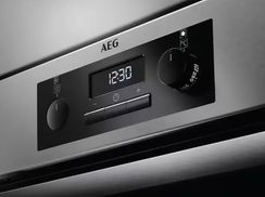 Духовой шкаф AEG BEB331110M