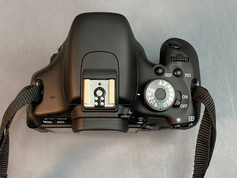 Canon 600D kit 18-55mm 3.5-5.6 IS ll 4.000 кадров