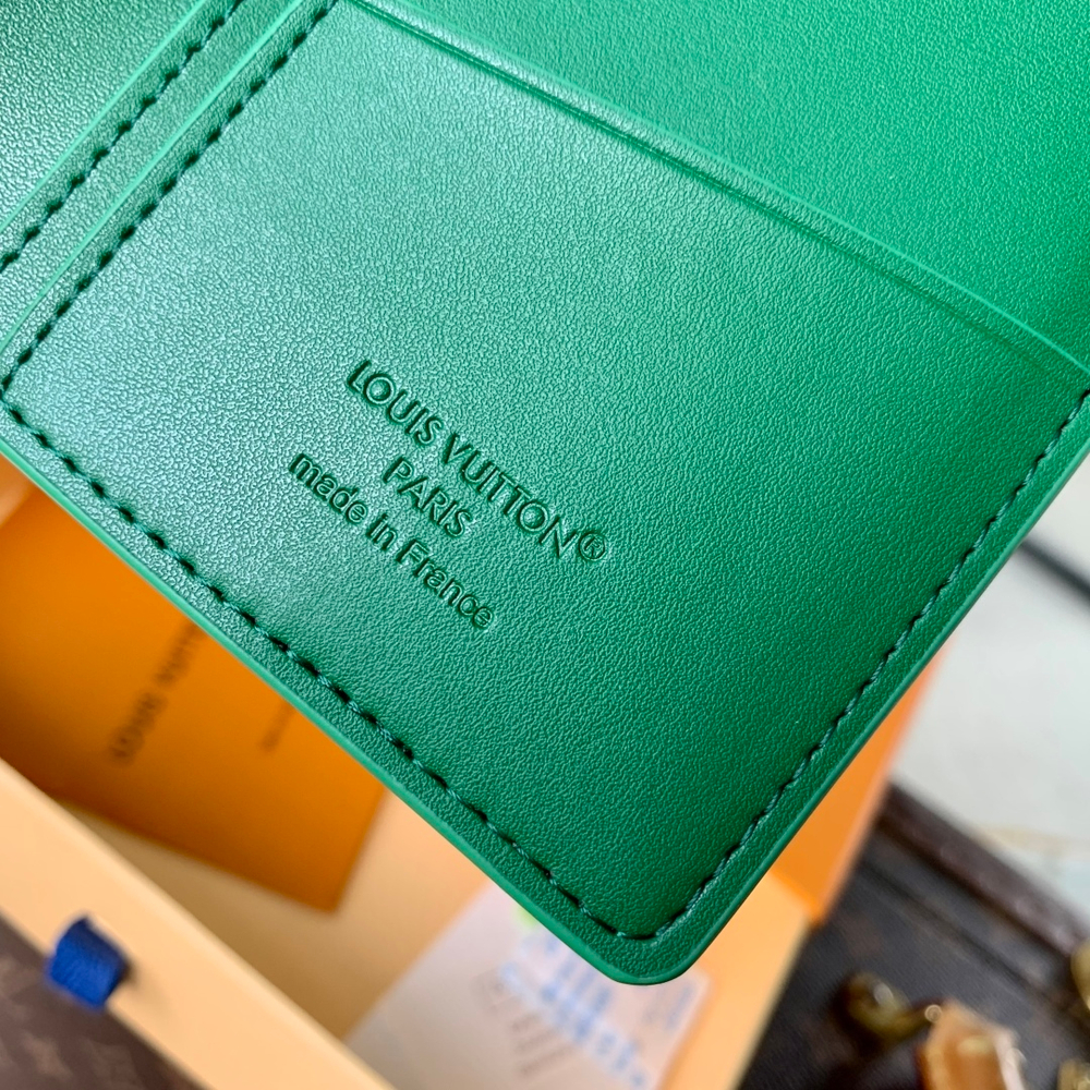 Louis Vuitton Brazza Wallet