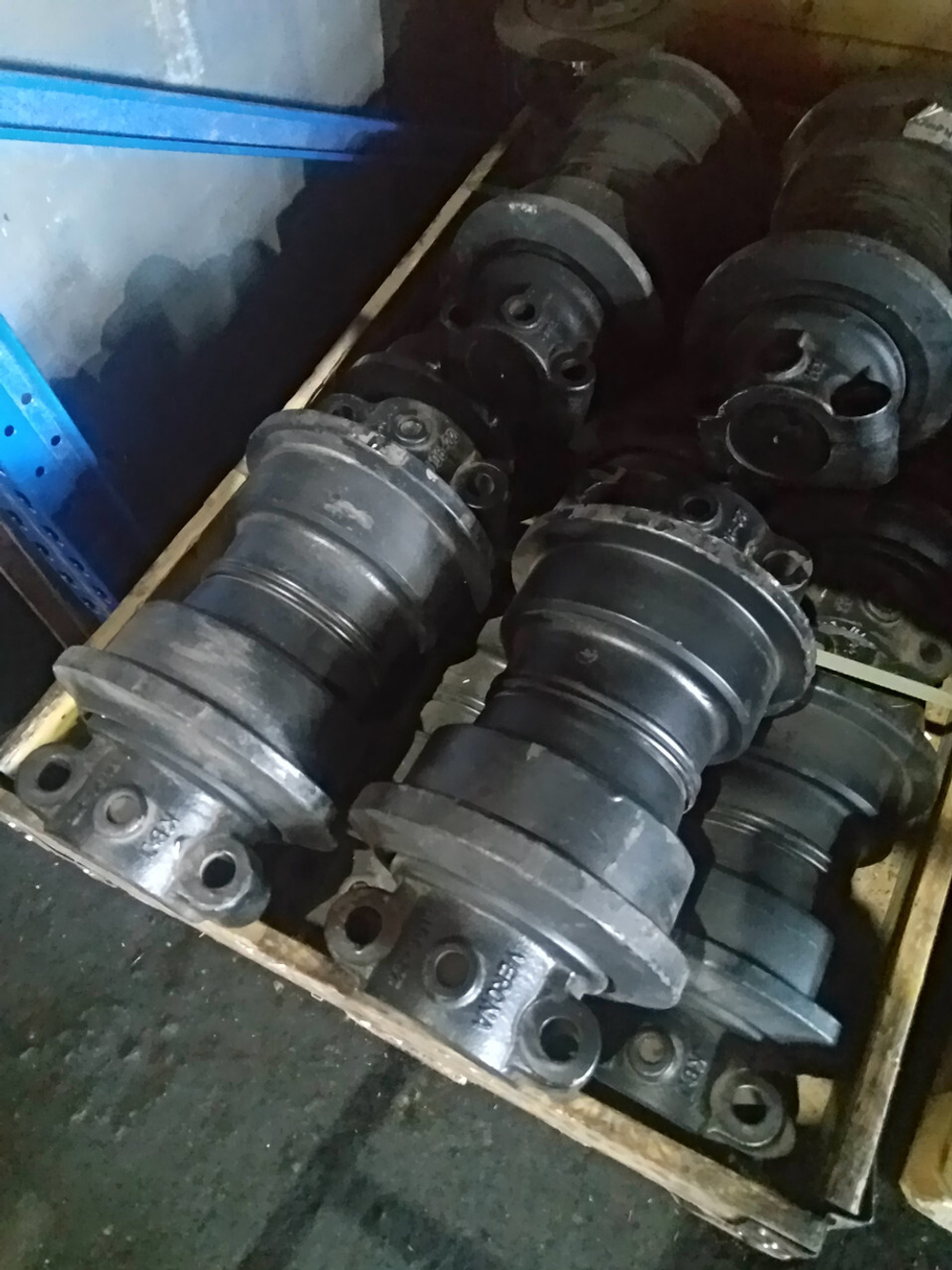 Каток опорный Komatsu PC400-7 KBJ(Ю.Корея) 208-30-00210