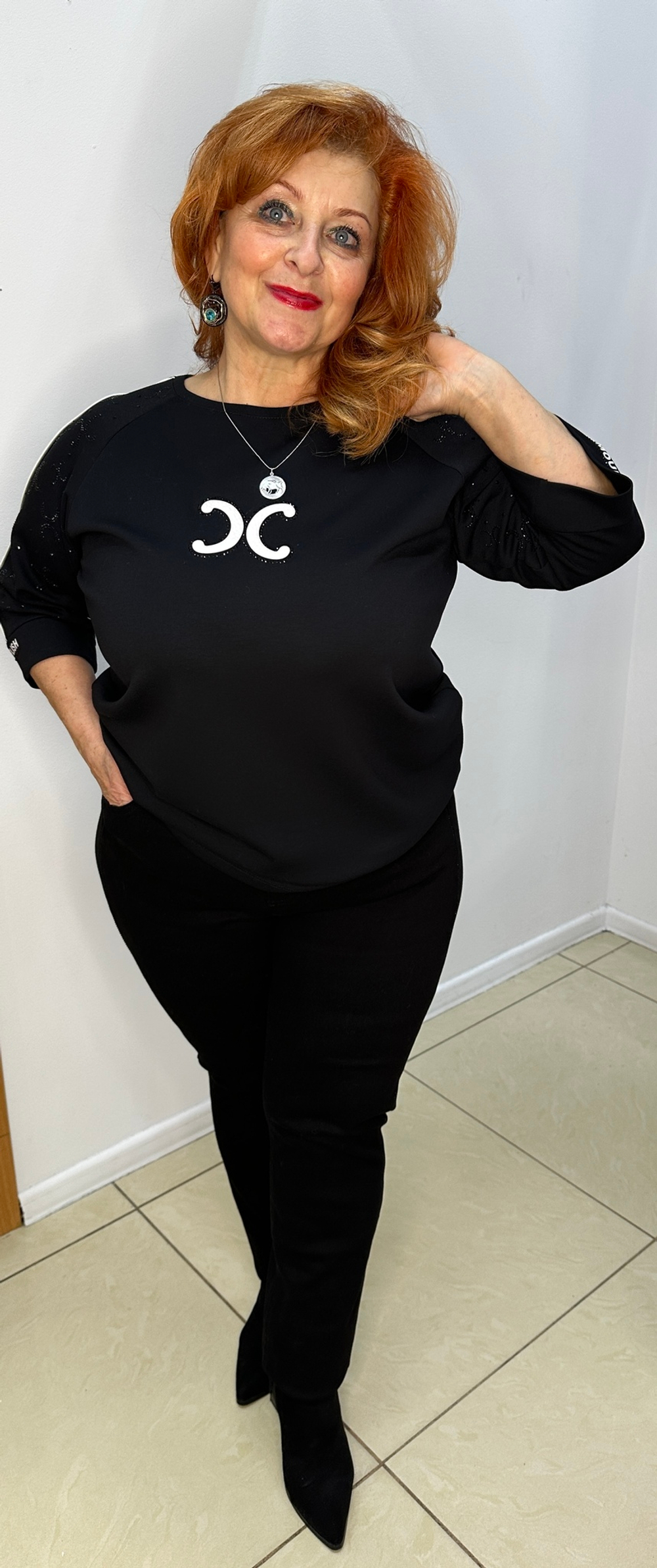 Комбинированные черные джинсы cо стразовой лампасной ниточкой