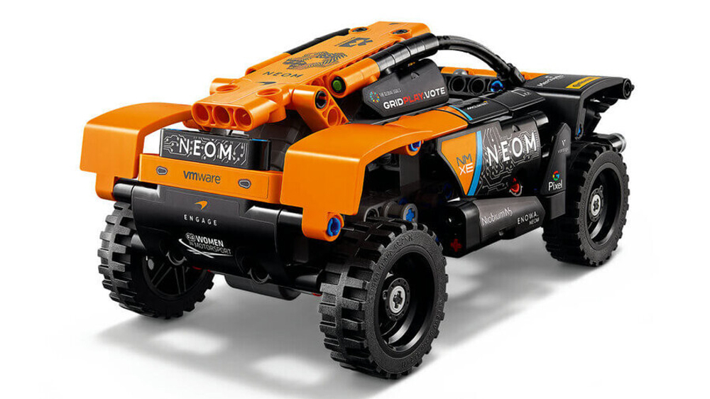 Конструктор LEGO Technic 42166 Гоночный автомобиль NEOM McLaren Extreme E