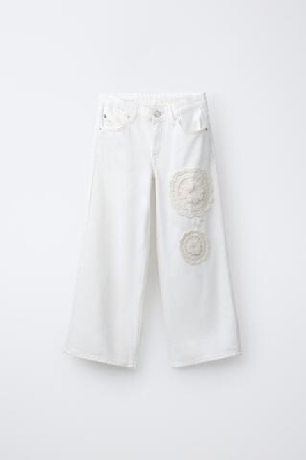 ZARA ДЖИНСЫ WIDE LEG С ЦВЕТАМИ, БЕЛЫЙ