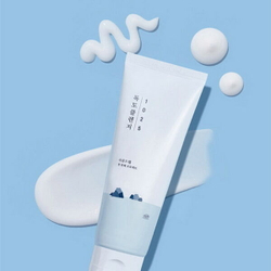 Мягкая пенка для умывания с морской водой Round Lab 1025 Dokdo Cleanser, 240мл