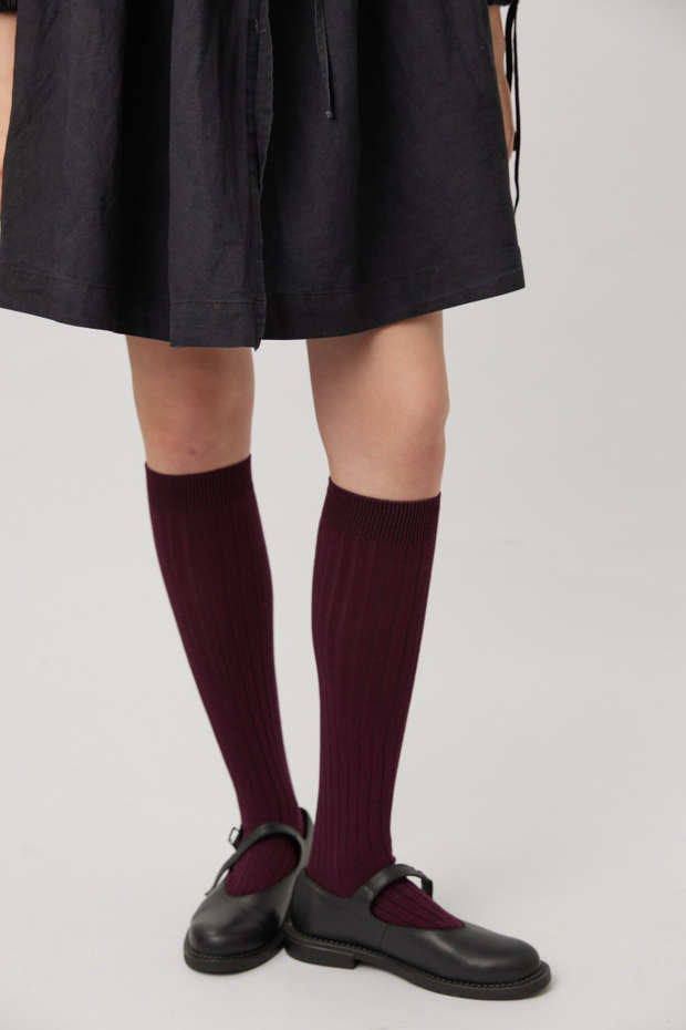 Гольфы из хлопка бордового цвета