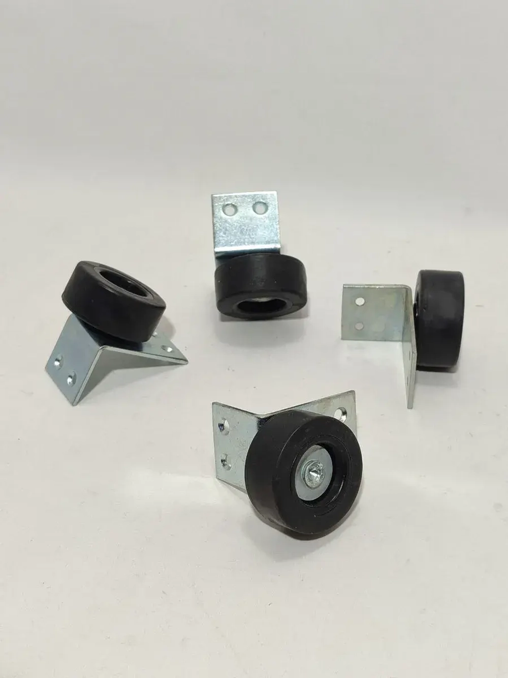 Мебельные колеса, выдвижные ролики диванов, шкафов, кроватей