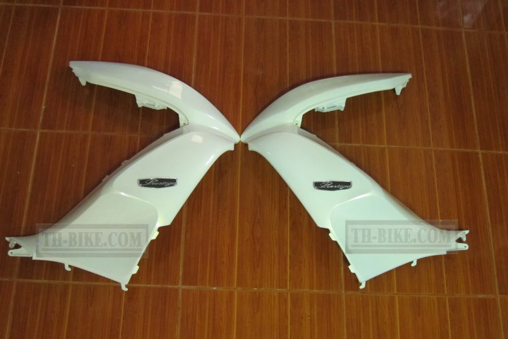 64502-KWN-902ZB. COVER, L. FR. *NHA87P*. White. Honda PCX. (NHA87P PEARL HIMALAYAS WHITE)