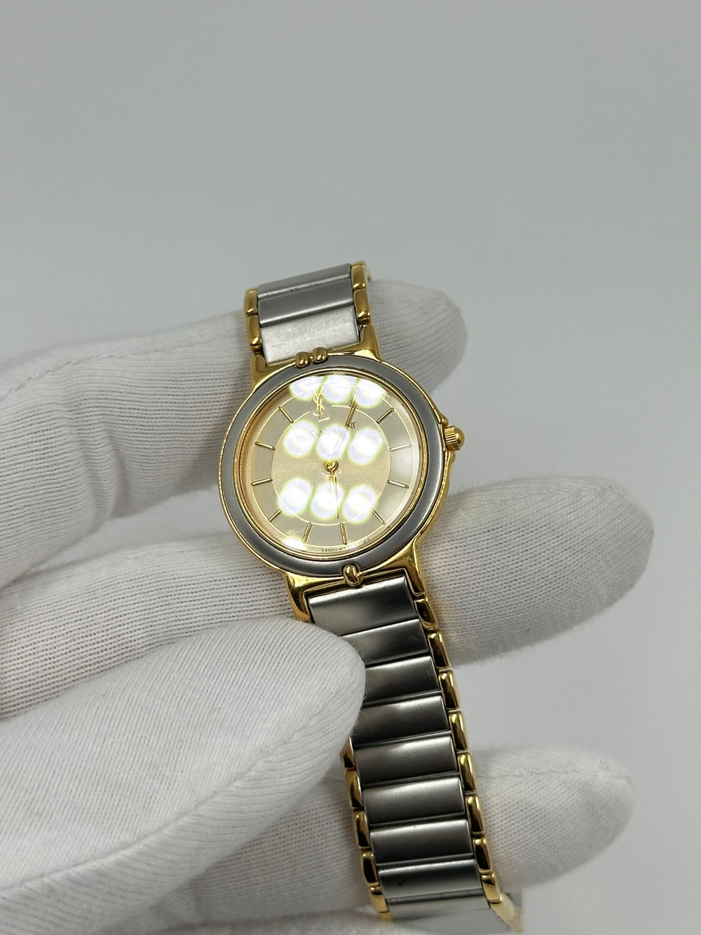 Часы Yves Saint Laurent