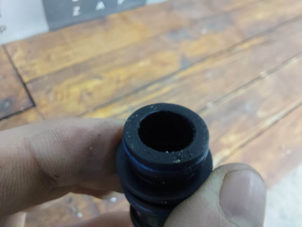 Штуцер Mercedes OM654 A6540700932 Б/У Оригинал A6540700932