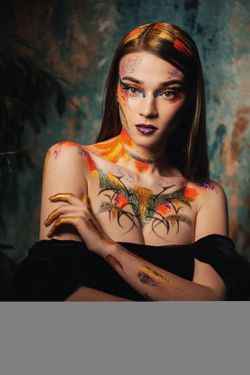 Индивидуальное занятие "Креативный макияж с элементами боди-арта"