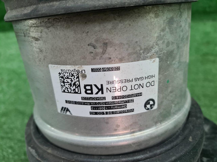 Стойка пневматическая передняя BMW I7 G70 (22-нв)