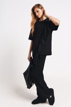 Футболка с кружевом