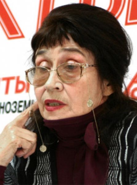 Шапошникова Елена