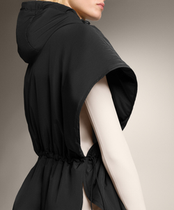 Oysho Утепленный жилет с капюшоном, черный