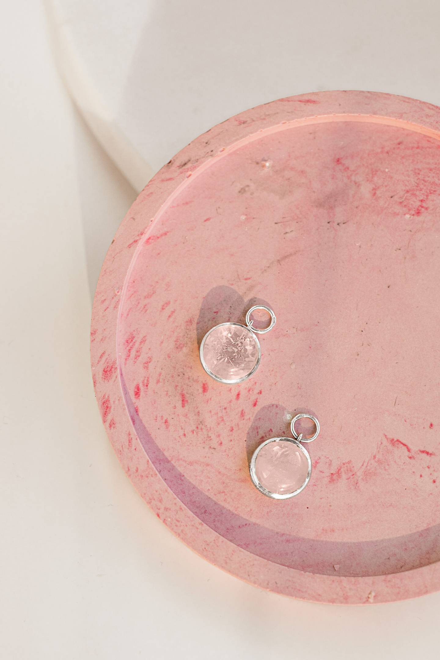 Подвесы на серьги с розовым кварцем