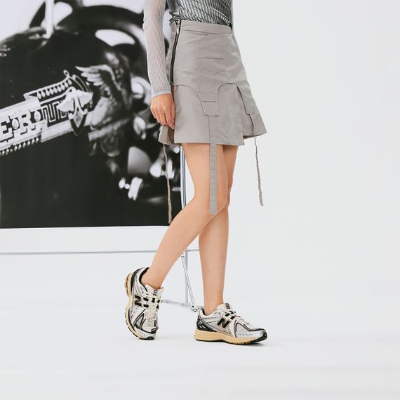 New Balance NB 1906R Бежевые кроссовки Низки Черно-серебристые Унисекс