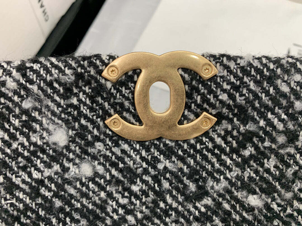 Chanel 19 26 cm