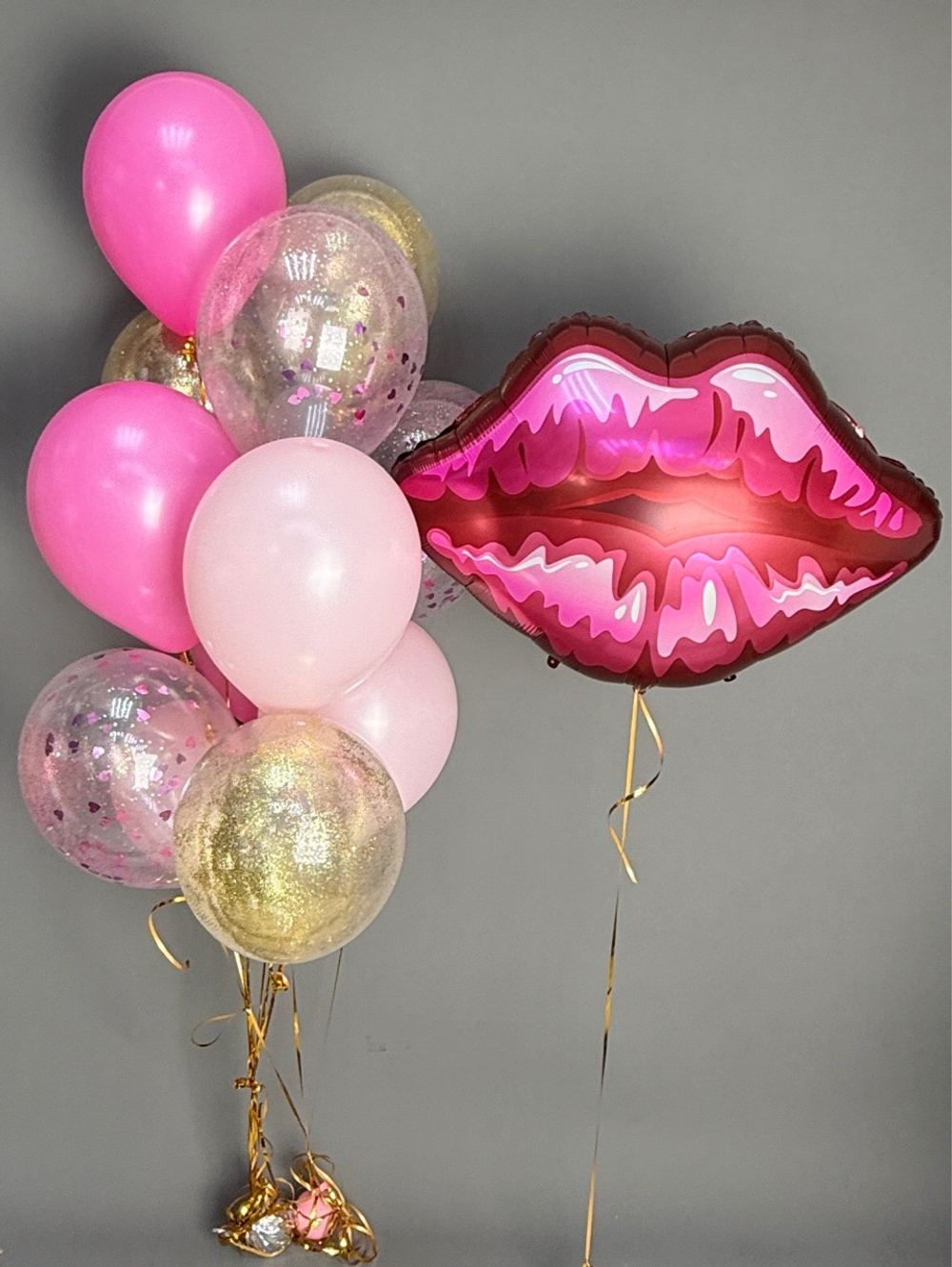 Шары воздушные на день рождения с гелием «Поцелуй» с фонтаном в розовых цветах, 13 шт