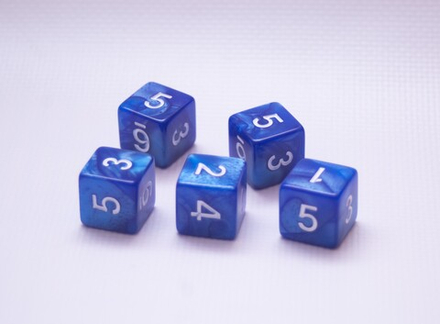 Кости Д6 16мм. синие мерцающие с арабскими цифрами - 5 шт.