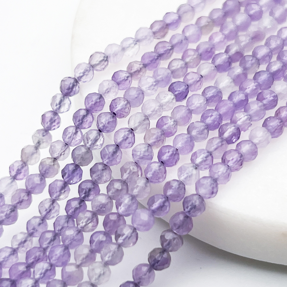 Аметист граненый бусины, диаметр около 3,8-4 мм, цена за отрезок 19 см (1/2 нити)