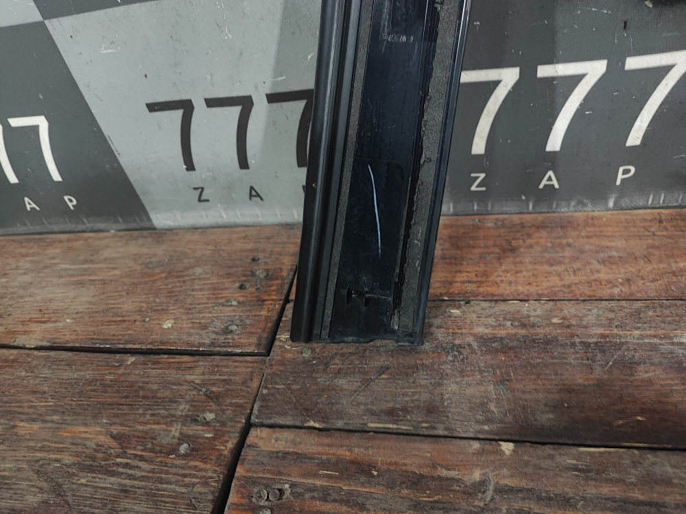 Накладка стойки задней правой Toyota RAV4 IV (XA40) 12-19 Б/У Оригинал 7507542080