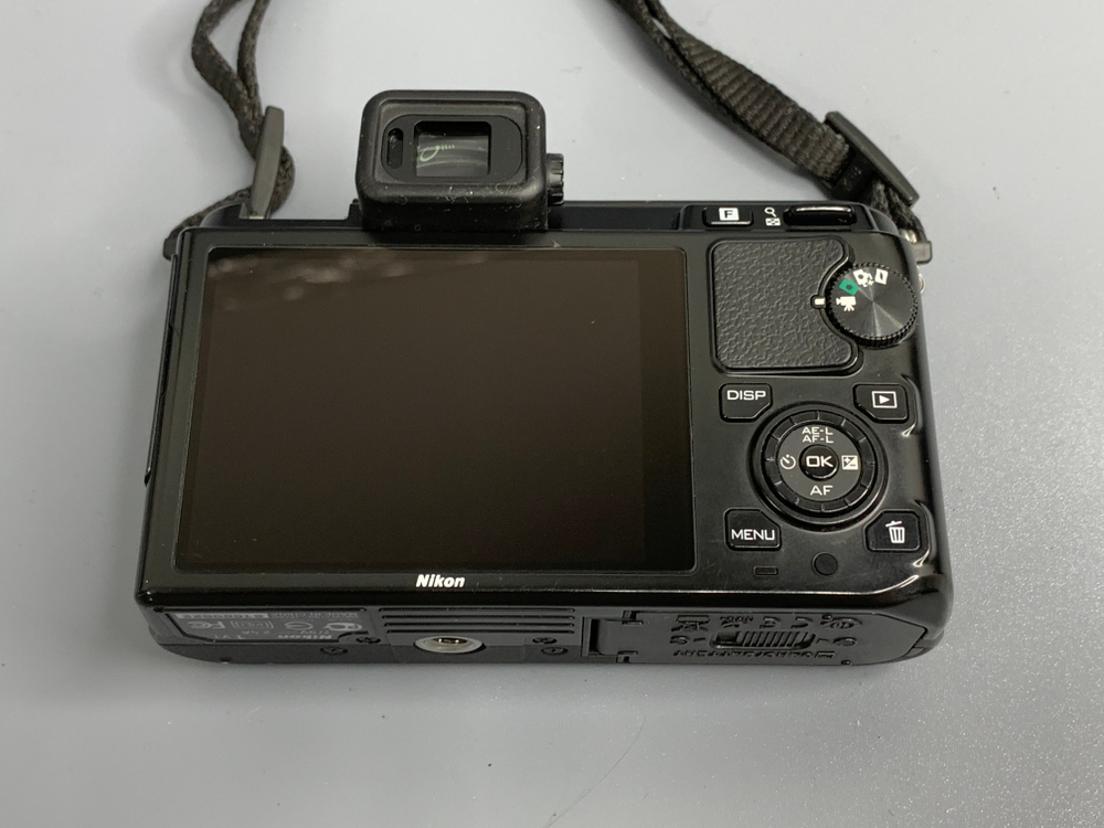 Nikon 1 V1 Kit 10-30mm VR Закрыта диафрагма