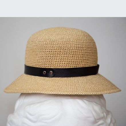 шляпная лента из кожи черная с двумя кнопками