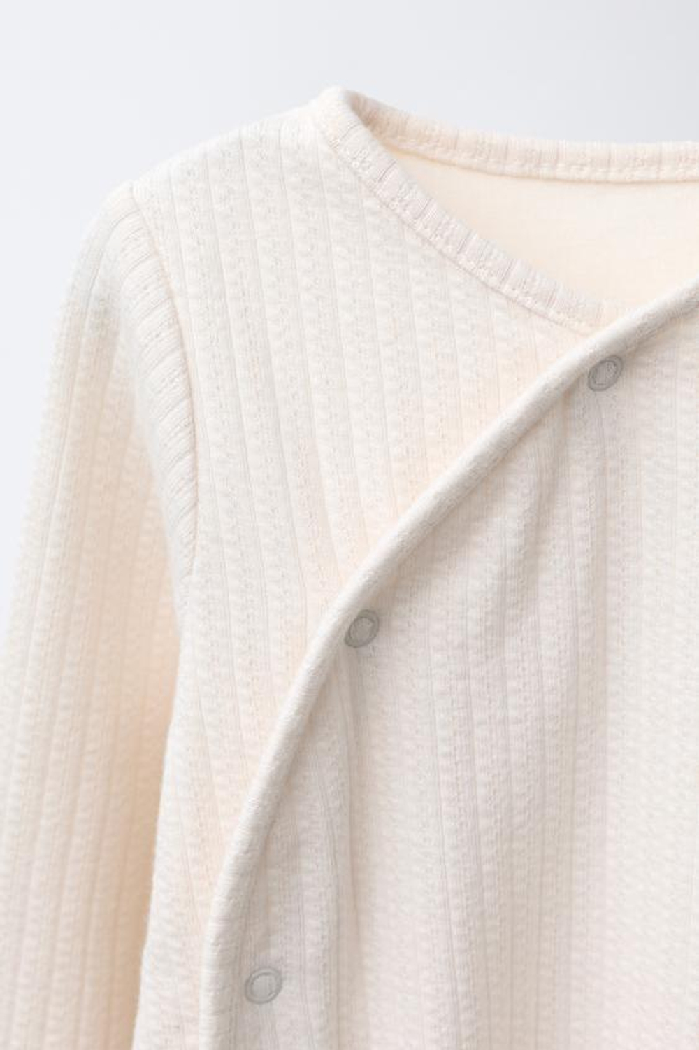 ZARA КОМБИНЕЗОН С РЕГУЛИРУЕМЫМИ ШТАНИНАМИ И V-ОБРАЗНЫМ ВЫРЕЗОМ, ЭКРЮ