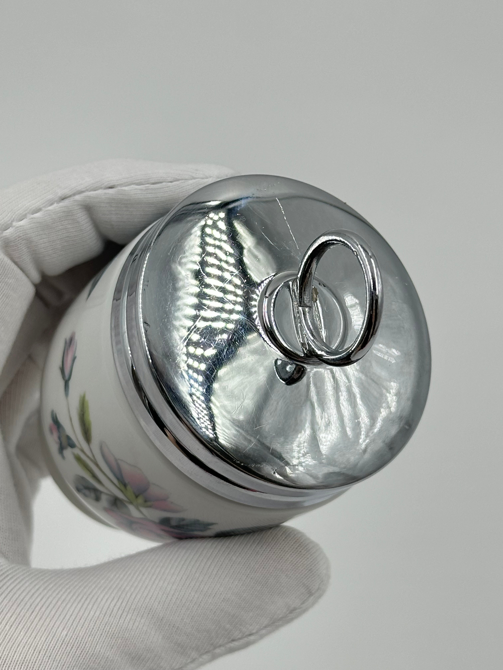 Кодлер Royal Worcester, June Garland