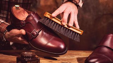 Как ухаживать за обувью и чистить туфли, ботинки и кроссовки