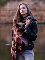 Палантин теплый с орнаментом Навахо