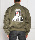 куртка бомбер guess x brandalised with graffiti by banksy GUESS - зеленый(M3RL87 WFA20)