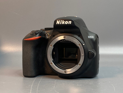 Nikon D3500 Kit 18-55mm 31.200 кадров