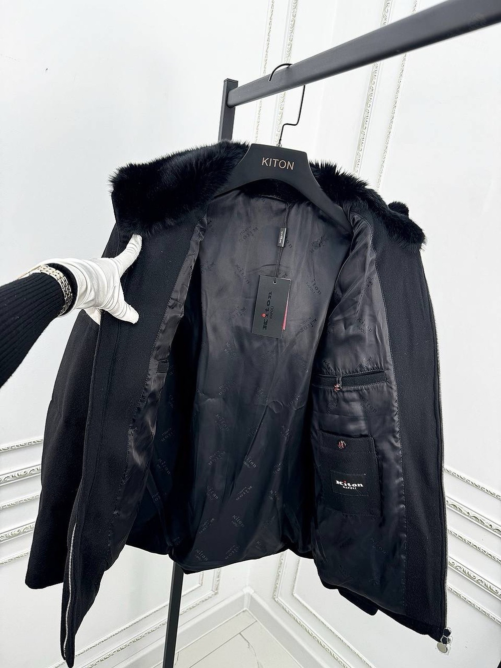 Пуховик Kiton